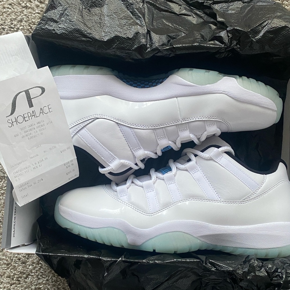 Air Jordan Retro 11 Low size 9.5 mens